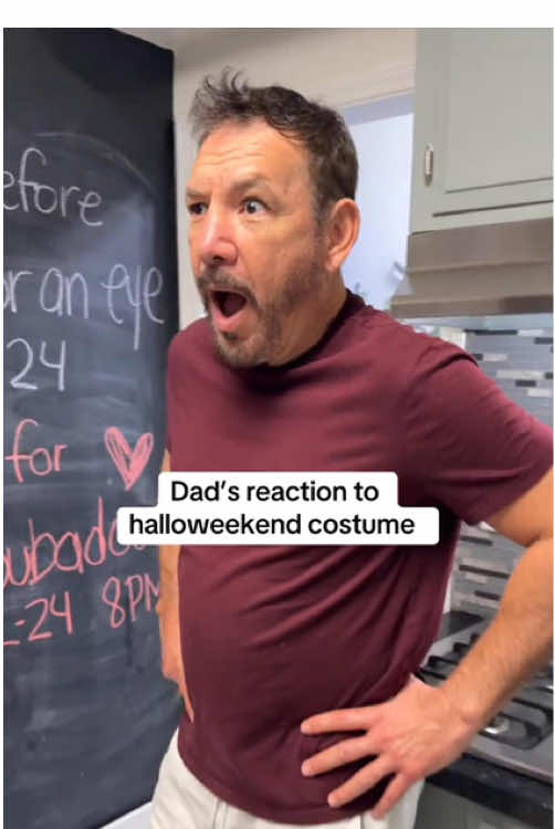 Dad doesn't understand his daughter's outfit...😵‍💫😵‍💫#DadReactions #OverprotectiveDad #FatherDaughter #FashionPolice #daddyissues