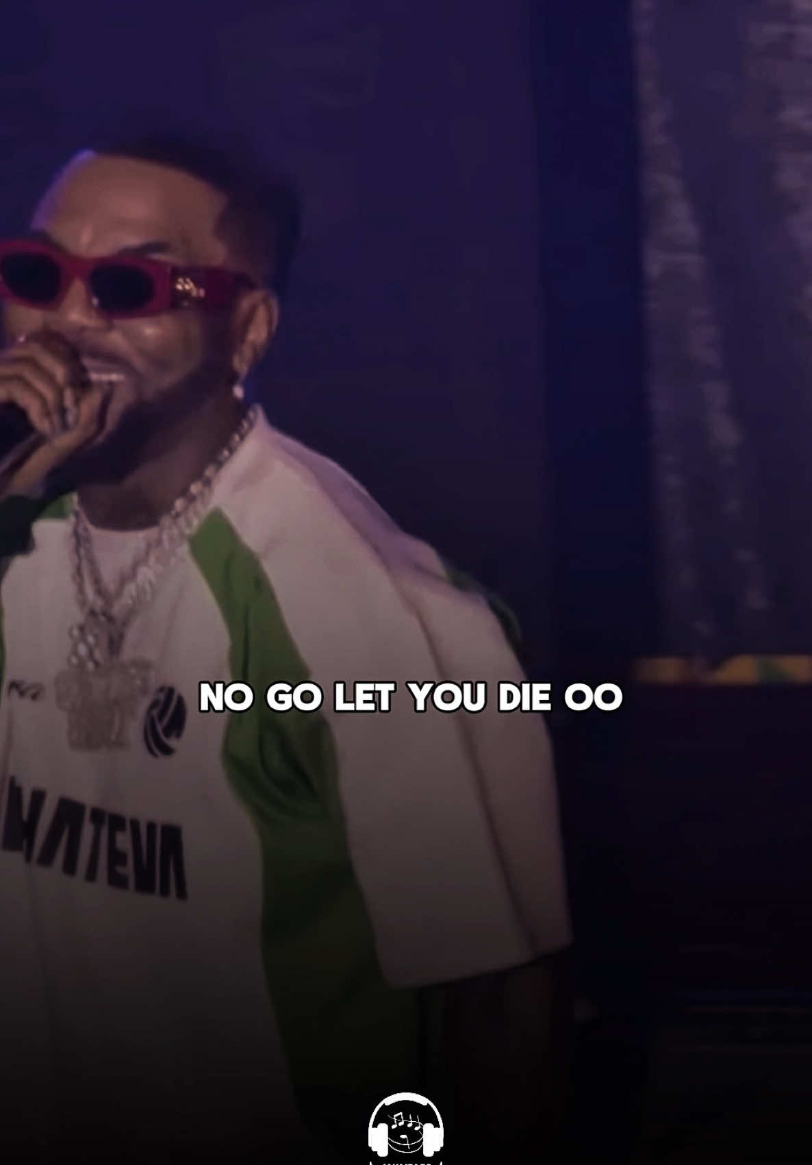Pass You By - Oritse Femi 🎶💥 #passyouby #oristsefemi #liveperformance #trending #viral #lyricsafrica #lyricsvilla #newmusic 
