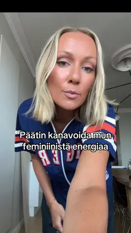 Unohdan aina kaikki mun lupaukset heti studiolta lähtiessä ja kuuntelen niitä sit spotfyista 2 viikkoa myöhemmin, et jaaa noinko mä tosiaan sanoin?