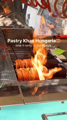 Rekomendasi Pastry Enak di Surabaya!🥨 (pertamakali nyobain langsung suka) fyi kurshtop ini one and only di surabaya, kalian wajib cobain krn emg se enak itu🤤💗 📍Kurshtop Chimney Cake #masukberanda #fyp #rekomendasi #placetogosurabaya #kulinerviral 