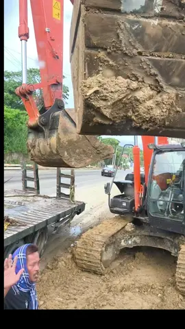 #tiktoklifestyle #buhayconstruction👷🏼‍♀️😁💪 #operator_excavator  mabigat din😵‍💫