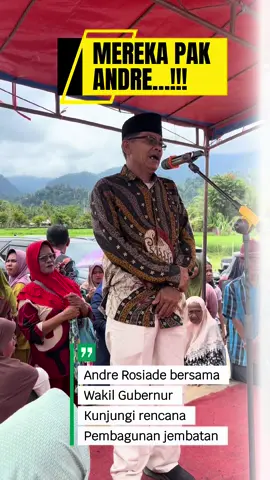 Kabar Gembira dari Nagari Koto Rawang, Pesisir Selatan!  Hari ini, Andre Rosiade bersama Wakil Gubernur Sumbar Vasko Ruseimy menjejakkan kaki di Nagari Koto Rawang. Sambutan hangat dan sorak gembira mewarnai setiap langkah—karena ada kabar yang sudah lama ditunggu. Jembatan gantung yang rusak akan segera dibangun kembali! Tidak lagi sekadar mimpi, tapi segera menjadi kenyataan. Salah seorang tokoh masyarakat berkata dengan mata berbinar: “Seumur-umur, kampung kami belum pernah didatangi anggota DPR RI. Baru kali ini Pak Andre hadir langsung ke sini. Merdeka, Pak Andre!” Bagi Andre Rosiade, ini bukan hanya soal membangun jembatan untuk dilewati. Ini tentang membangun jembatan hati—menghubungkan rakyat dan pemimpin demi Sumatera Barat yang lebih maju.  Kita bangun Sumbar dari pinggiran, kita mulai dari hati. #AndreRosiade #Gerindra #SolusiUntukSumbar #PesisirSelatan @Andre Rosiade @GerindraSumbar 