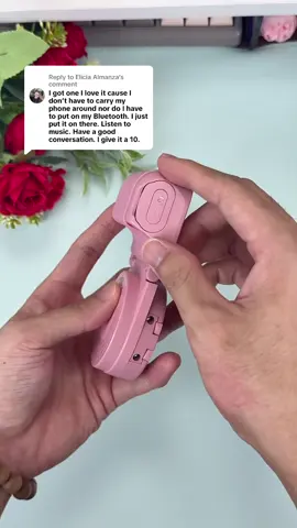 Replying to @Elicia Almanza camping chair TikTok with physical buttons #PUTARE#contentcreator#fyp#lazy#coolgadget#cozyathome#tiktokshopmusthaves#scrollingontiktok#remotecontrol#phoneholderstand#pageturner#camerashutter#phoneaccessories