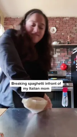 Breaking the spaghetti 🤣#funnyvideos #fyp #funnytiktok #usa #prank #funnyprank #tiktok #foryou #interesting #prankvideo #breaking #spaghetti #family