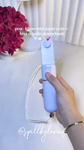 kipas mini super cute bisa dijadikan powerbank & mini bgt gampang dibawa kemana mana🤍☁️  #kipasangin #kipasgoojodoq #kipaspowerbank #minifan #minifanportable 