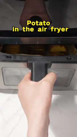 Frying potatoes with this paper is very clean#bakingpaper#fyp#airfryerliners #airfryerpaper#tiktokshop#airfryer #airfryerfrau#airfryerrecipes#EasyRecipe #cookinghack#katbiteparchmentpapersheets #tiktokshop #tiktokshopping #katbite 