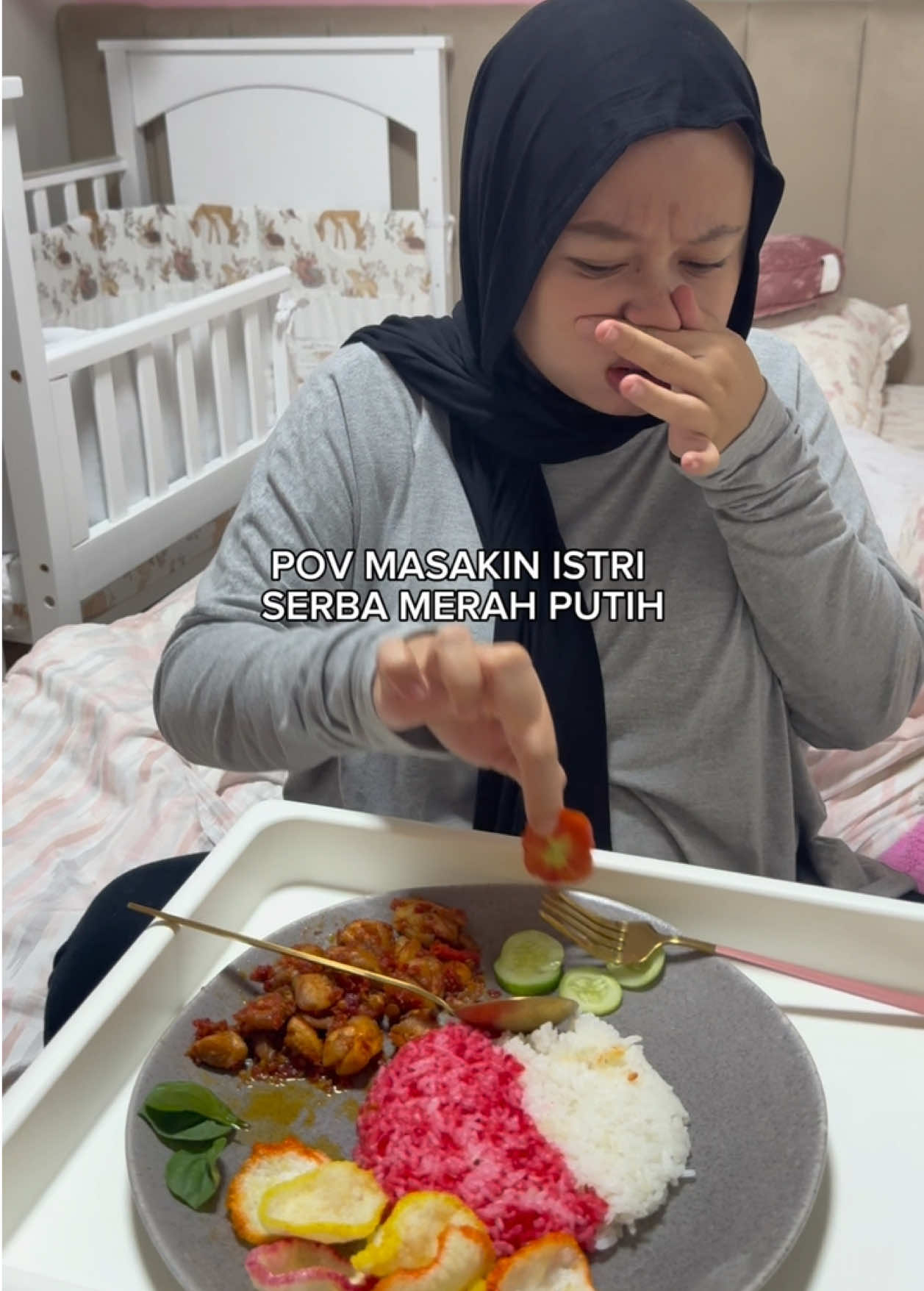 Padahal tomatnya cuman buat garnish😭