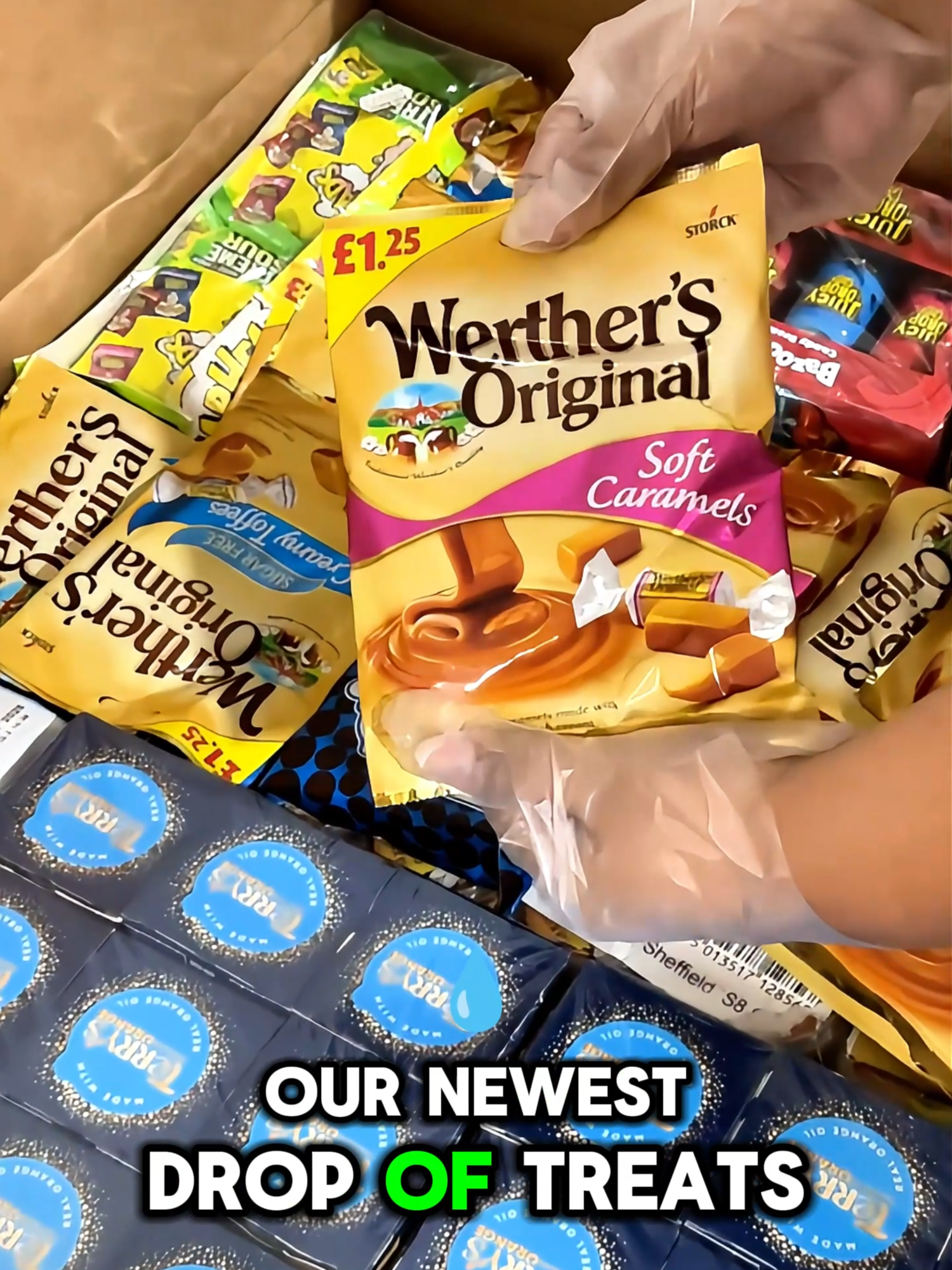 ✨ Fresh from the UK, now in the Philippines! 🇬🇧➡️🇵🇭 Taste the sweetest drop of the year—chewy, chocolatey & tangy treats all in one store! 🍬 Grab yours before they’re gone! 🛒 #UKSweets #PhilippinesTreats #CandyLoversPH #SweetToothPH #ChocolateLovers #CandyFromUK #LAapparel #fyp #LAapparelandgoodies #shoplocal #Yummy