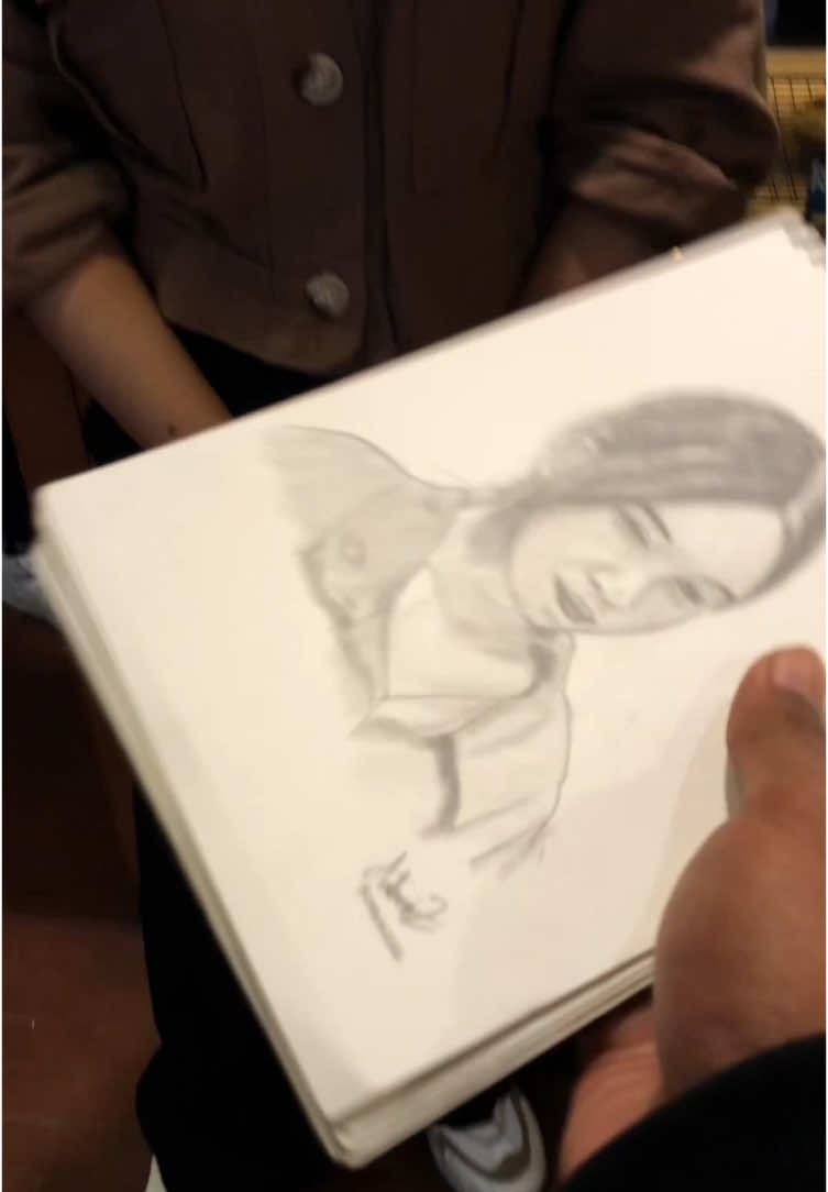 Tersipu kakaknya🤭#drawing #pencildrawing #tutorial #fyp #art #coffeeshop #sketch #jakarta 