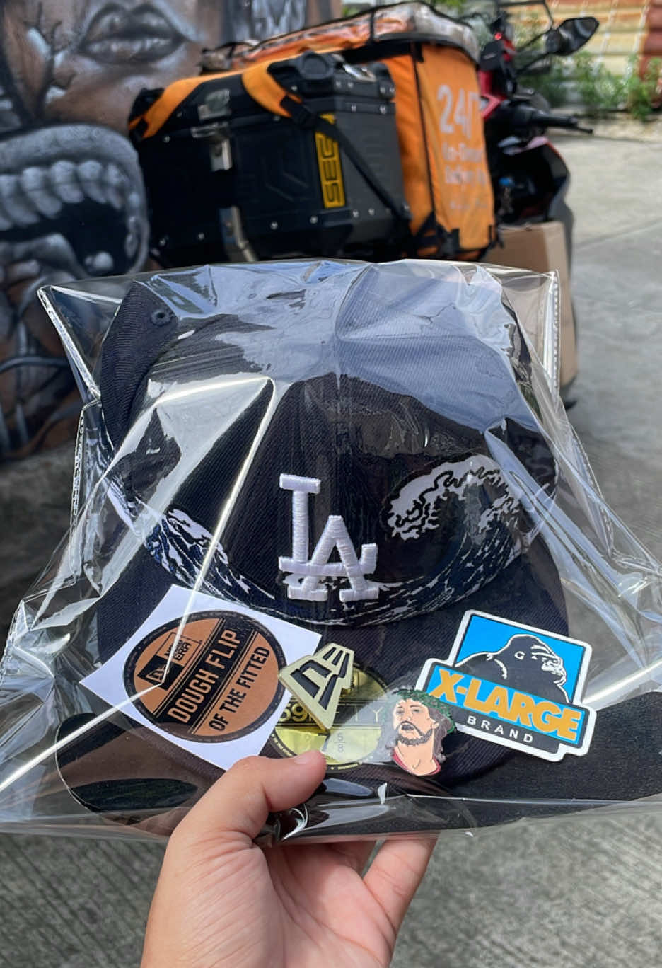 SOLD LA “SUMMER WAVES” 🌊🌊🌊 BOUND TO TAGUIG! THANKYOU FOR ALWAYS TRUSTING MAH G!  #dough_c4ps #neweracap #59fifty #fittedcap #ladodgers 