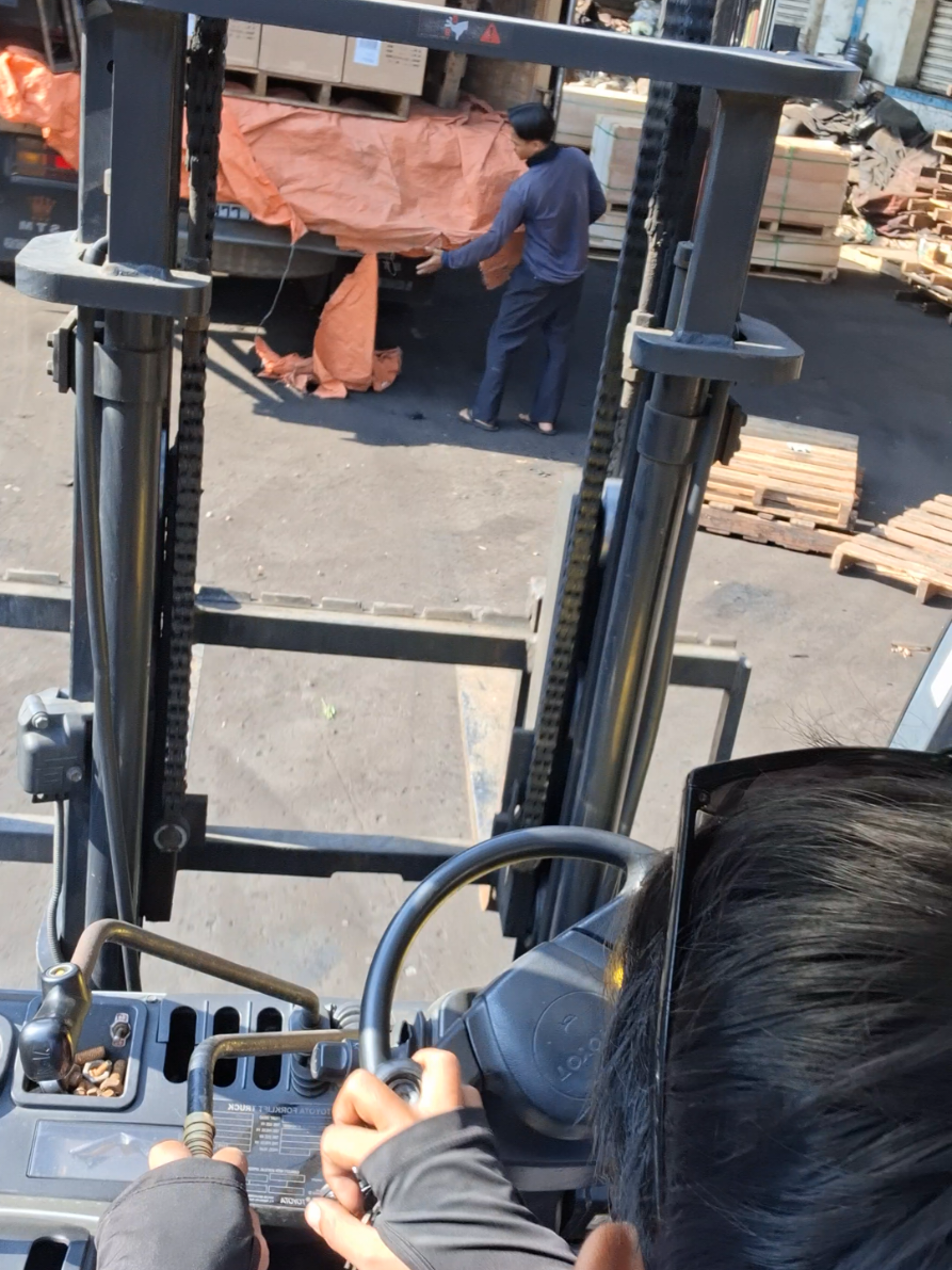 Just doing my daily hustle, one pallet at a time 💪🚜 #ForkliftLife #WorkHardPlayHard 