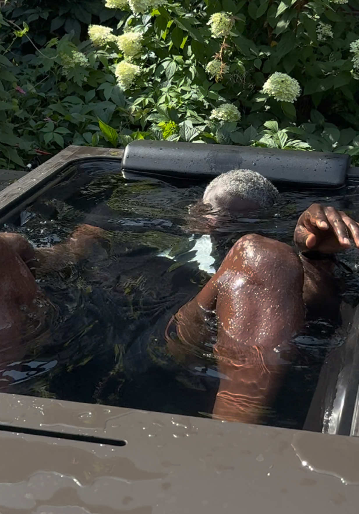 Did we do more dunks?! #icebath #remedyplace #SelfCare #socialselfcare #socialwellnessclub 