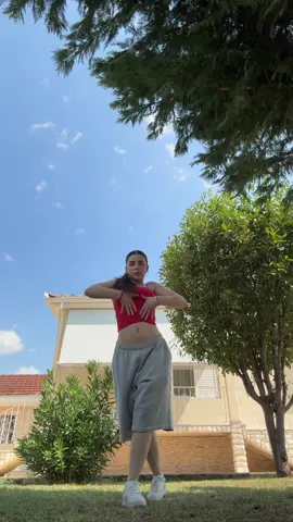 almost tripped at the end😵‍💫 dc:@cerise #fyp #dancer #dancechallenge #newdancechallenge #kehlanifolded
