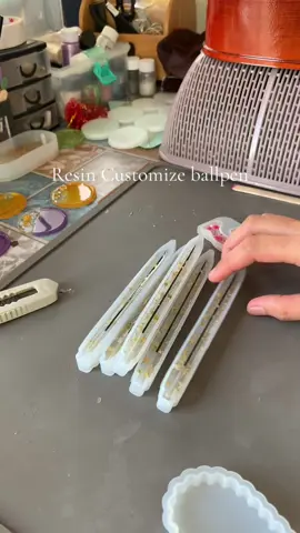 Resin customized ballpen #ballpen  #DIY #handicraft  #handmade #diyproject 