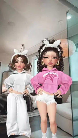||Eli is doing her own thing rn so me a mia decided to do a tiktok together||  @@..Demitra_Kalogeras.. ꨄ︎  #viral #sundaykalogeras #demitrakalogeras #zepetotiktok #zepetofyp 