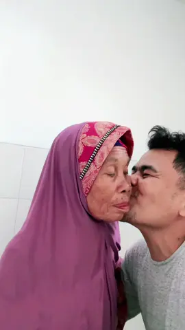 Obat paling mujarap ya di cium MAK MERON #promomakanmerdeka #bangzaen #foryourpage #fyp #JelajahRomantis 