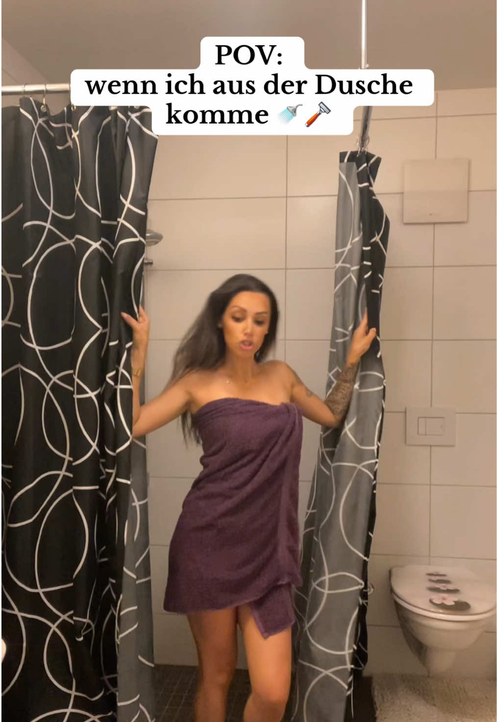 Was mache ich da für ein Blick am Anfang? 🥴😅😂  #dusche #frauen #humor #lustig #fürdich 