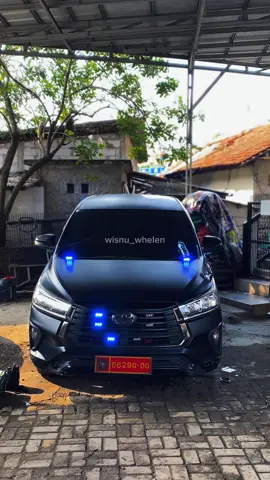 Terpasang di inova reborn Penambahan  Ionm Blue ion 2pcs  Terimakasih sudah mempercayai #wisnu_whelen #cumidaratdiesel #fordeverest #fortuner #zenixqhybridmodellista 
