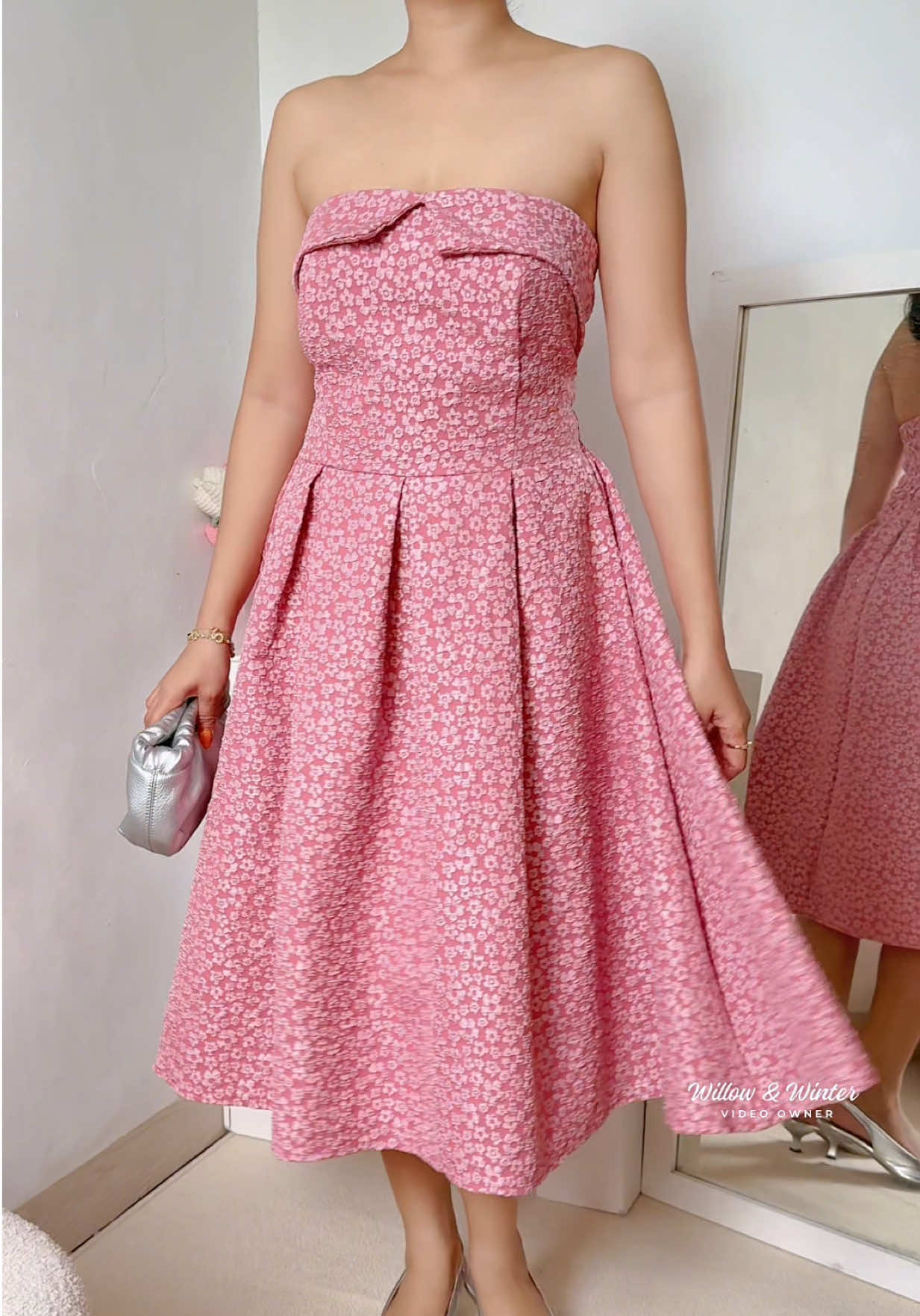 Petite-friendly midi dress for tonight's event, found! #dress #mididress #elegantdress #petitefashion 