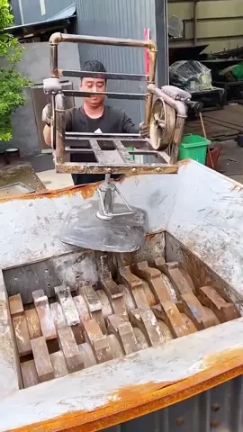 #shredder  #crusher  #machine  #safed  #doubleshaftshredder      