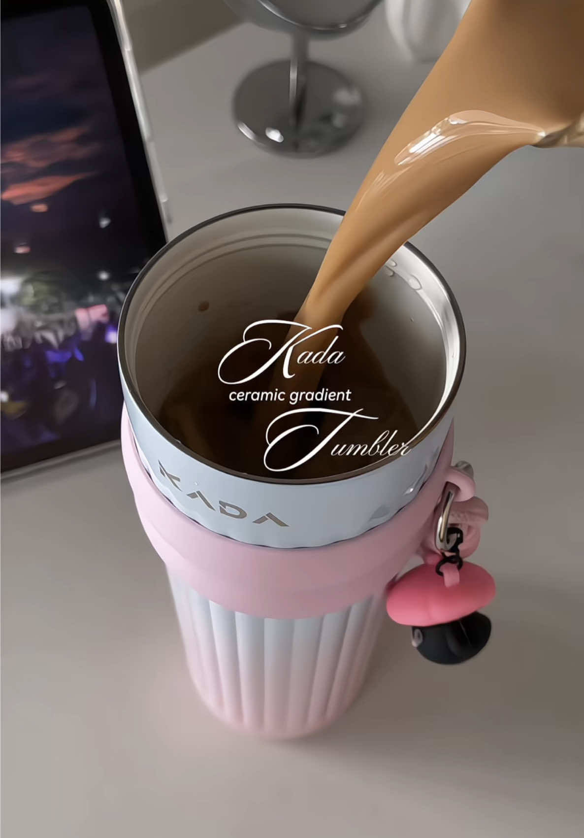 Love the color sooo much! 😍 #kadatumbler #tumbler #kada #gradient #gradienttumbler 