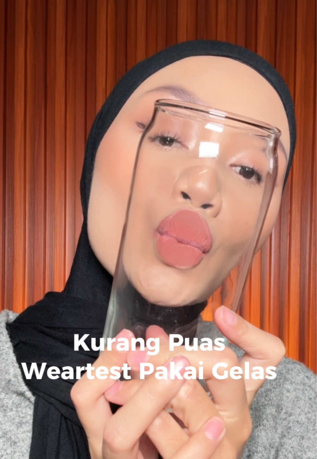 masih jadi no 1 di dunia per-lipmatte an yg paling tahan banting, setuju kan?! @Maybelline Indonesia  #CumaMatteInkyangBisa #WeAreMaybelline #makeup