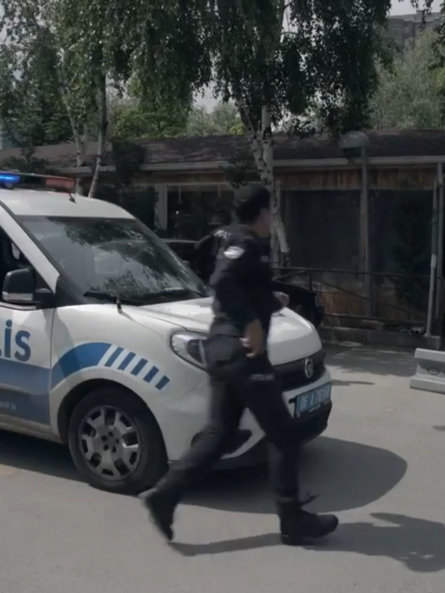 Milli Yol Partisi olarak, kadınların güvenliğini önceleyen ve şiddetle mücadelede önemli bir adım olan KADES uygulamasını destekliyoruz. Toplumun huzuru, kadınların güvenliği ile mümkündür. #KadinaSiddeteHayir #kades