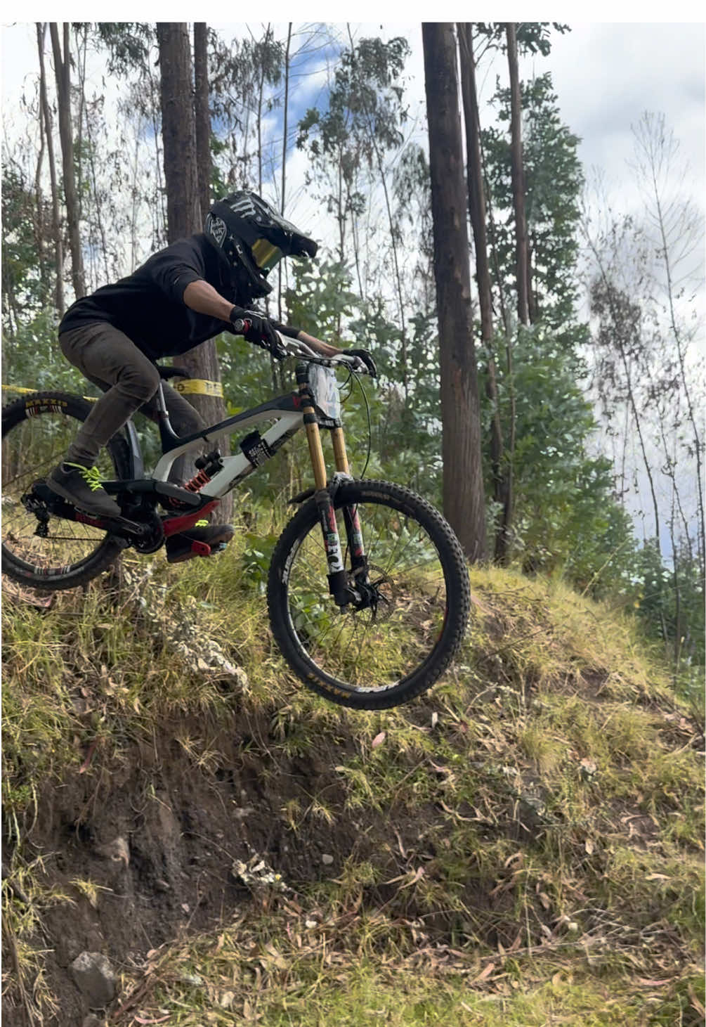 😂😂😂 #caida #downhill #mtb #bicicleta #fail 