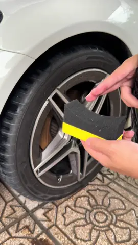 Mút bôi dưỡng lốp xe ôtô và xe máy