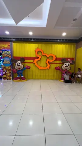 tom’s world at sm fairview 
