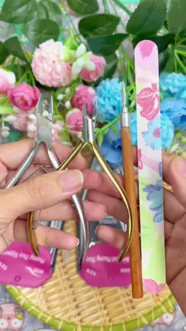 Combo 4  Món 1 cây kềm cắt da + 1 cây kềm cắt móng khóe shop tặng 1 cây dũa móng và 1 cây móc khóe  #kềm #kemnhatda #kemcatda #kemcatmong 