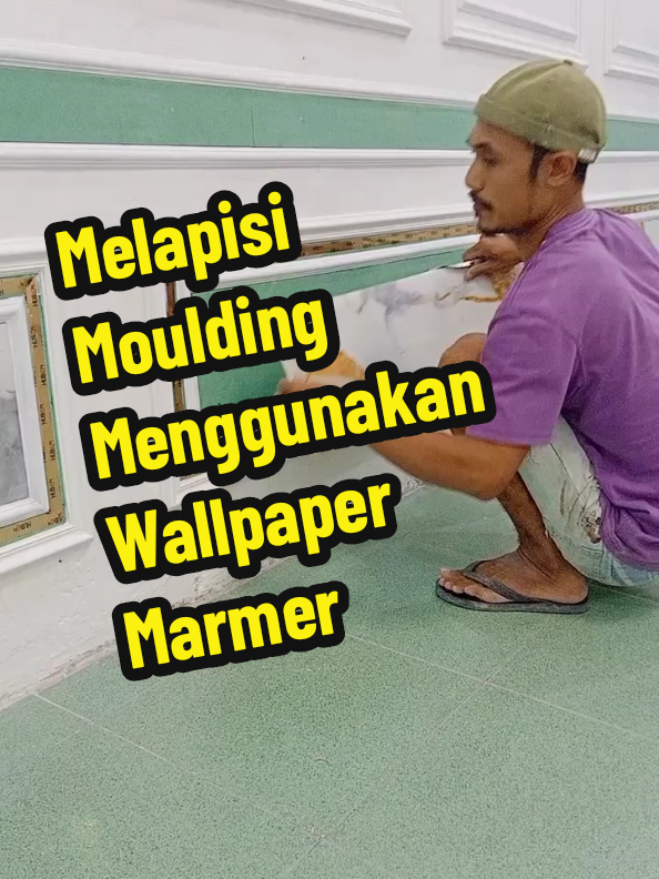 Tahap pemasangan wallpaper pada wall moulding #wallmoulding #pvc #interiordesign #project #wallpaper 