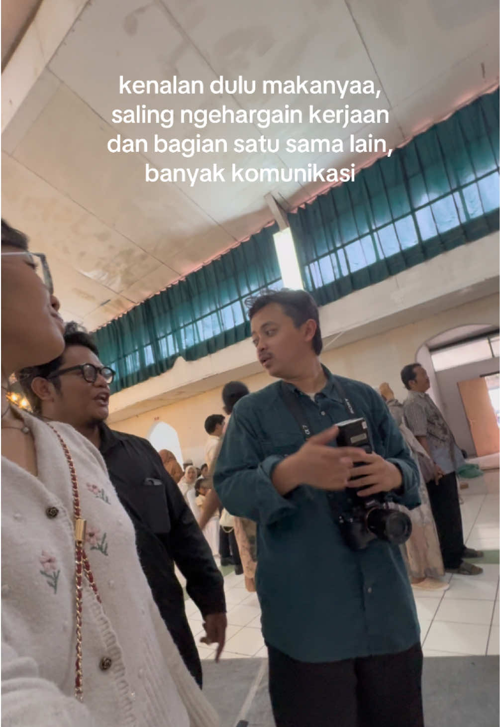 kita mah akur😛  tiba tiba nambah koneksi jadi banyak kenal orang #abadimomu #weddingcontentcreator #wcc #eventcontentcreator #wedding 