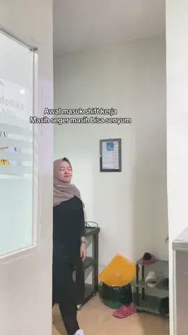 Aslinya tetep senyum kok .. kan mau pulang 🤣😁#fyppppppppppppppppppppppp #dailynakes #nurse 