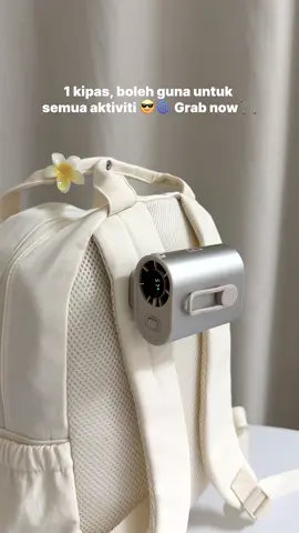 Sejak ada kipas ni, tak payah susah-susah pegang kipas dah 😍 Memang sangat convenient! ✨ Boleh letak dekat stroller jugak 🛒 Mak-mak wajib ada satu untuk si kecil 🫶🏻 #goojodoq #goojodoqfan #waistfan #portablefan 
