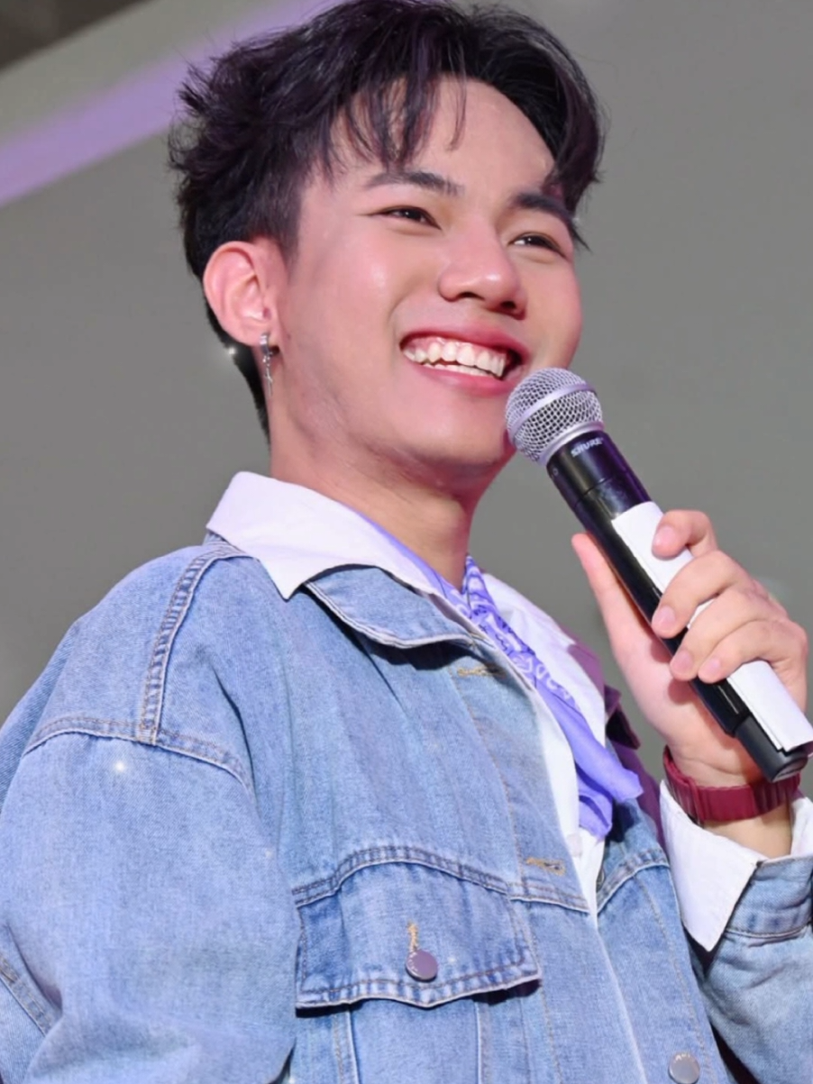 ถ้าเขาจะรัก ยืนเฉยๆเขาก็รัก สรุปยืนจนเส้นเลือดขอด  (นั่งดีกว่าเนอะ)🤣🤣🤣 Cr.เพจ น้องลีโอ ไมค์หมดหนี้🙏 น่ารักขนาดนี้ ห้ามใจไม่ให้รักยังไงก่อน😁😁🥰🥰🥰🐯 #ลีโอเองนะครับ #ลีโออธิป #ลีโอไมค์หมดหนี้ #ลีโอยุ้งข้าวเรคคอร์ด #ยุ้งข้าวเรคคอร์ด 