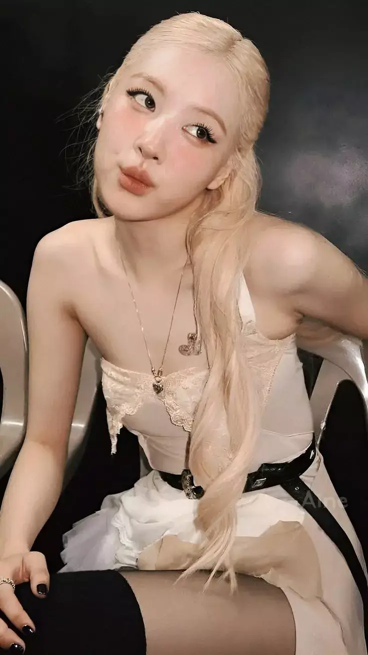 Cre : Aine || Share ảnh của Rosé cho bạn nào cần 🥀🥀#rosé #fyp #vannie🥀💞 #vannie💞🥀 #viral 