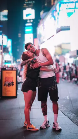 Richard rios y su novia capturados por mi cámara en time square #newyorkcity #fotografoennewyork #manhatan🇺🇲❤️ #fotos 
