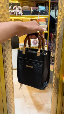 Please jangan beli tas ini soalnya lagi banting harga  #tasselempangwanita #taswanitaelegan #shoulderbagwanita #handbagwanita 
