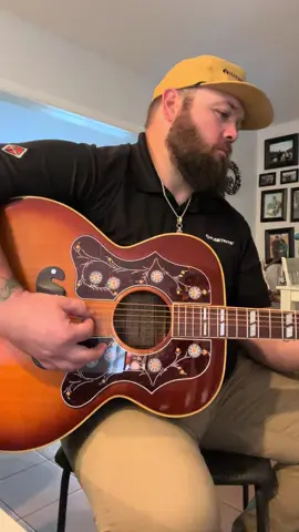 Blues comin on!! @Channing Wilson #bluescominon #dropd #guitbox #guitartok 