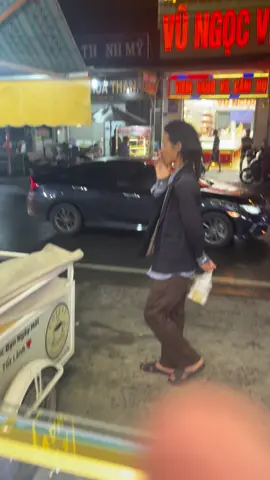 Nay bro mời thuốc mình luôn nha .cười tươi như hoa hậu😁
