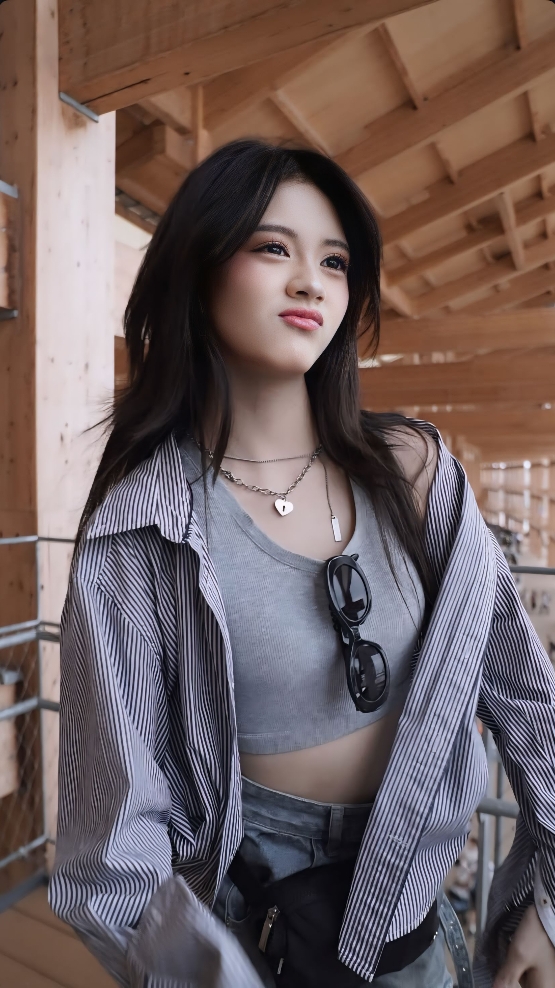 cuhuy🤭🗿 #christyjkt48  .  .  .  #jktnewera48 #toyajkt48🐟 #jj #masukberanda #kizunaofc #alightmotion_edit 