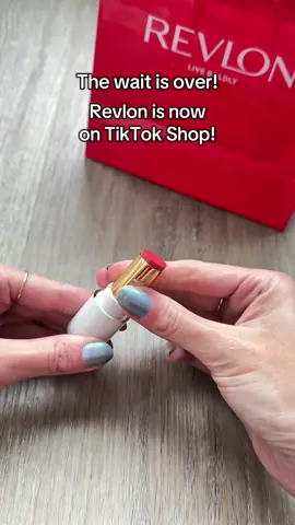 POV: You just found out we're on Tiktok Shop 😍🥰😁🤗🥳🤑 Exclusive product bundles. Discounts found only on TikTok. Yours 🛍️💸 #Revlon #TikTok #Affordablemakeup #drugstoremakeup #beautydiscount