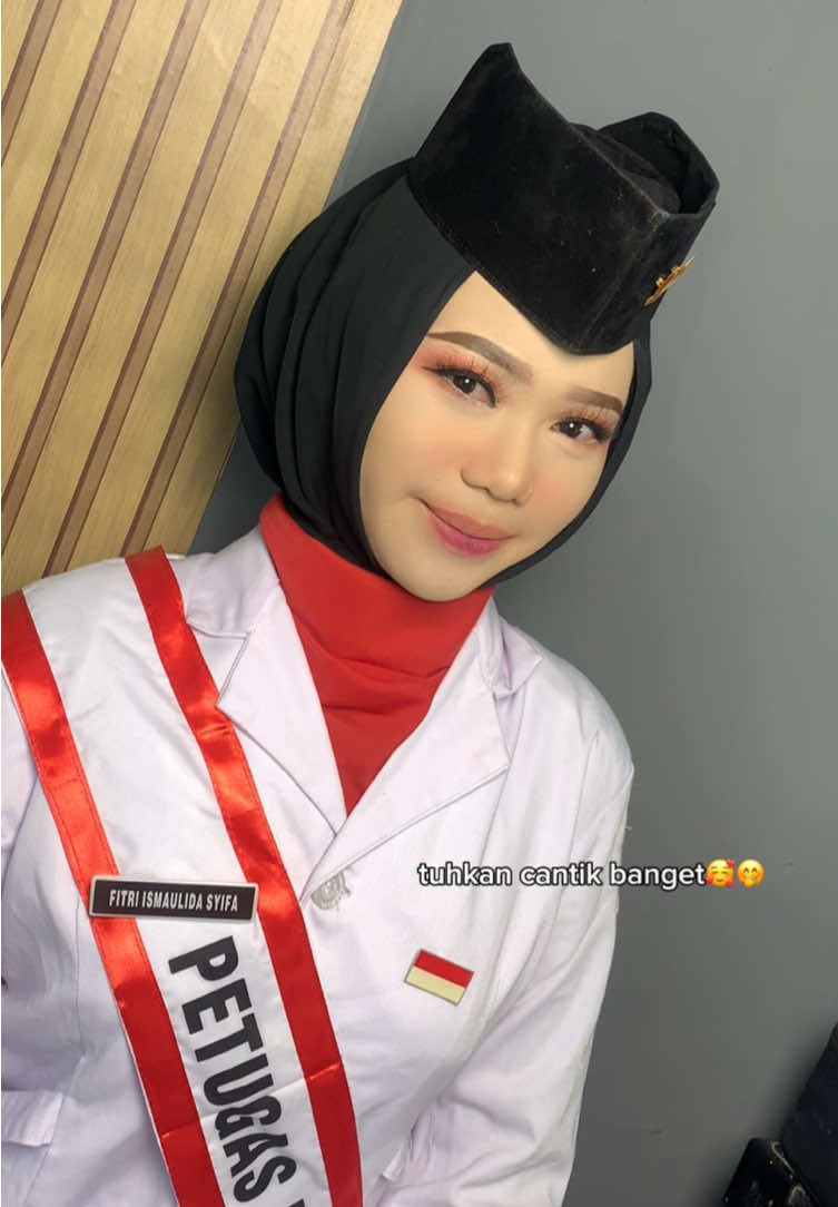 maafkan aku tida bisa makeup tipis😭😭#azrazeva_makeup #muabatang #muakendal #makeup 