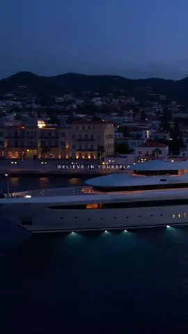 Never give up ✨💸 #luxurylifestyle #Lifestyle #money #millionaire 