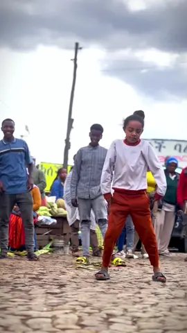አረ እንደው ከምን ሰራሽ OUTFIT @ALPHABRANDS dc:@ባቢ,,,🇪🇹💉👶 🎥@Mr.፲፪ አቤኒ🎶 