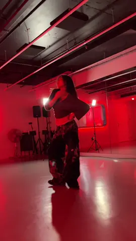 Taboo @GALCHANIE (แกลชานี่)  x @tressatobii  Dc : @Earth-e  #galchanie_taboo #tobii #taboo #galchaniextobii #dance 