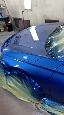 Cómo se difumina un color??🍯🥷🏼 Te lo muestro con un azul eléctrico 💎⚡️ #PinturaAutomotriz #paintjob #bodyshop #carroceriaypintura #hondacivic 