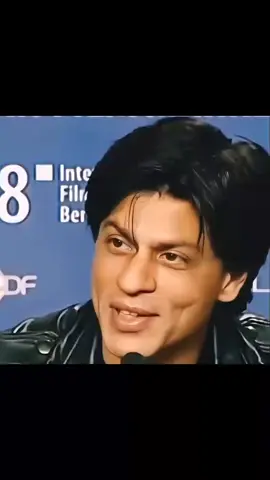 I love srk smile 🤗❤️ the King of Bollywood movies  #shahrukhkhan #srk #Bollywood #Bollywoodsong ##foryou 