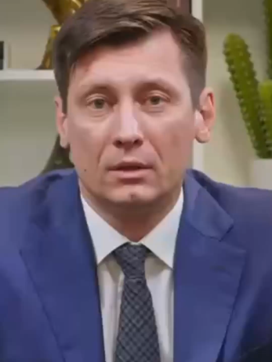 Российский оппозиционер Дмитрий Быков призывает молдаван на выборах 28 сентября сделать европейский выбор: Вы не хотите жить в диктатуре, в которой находится моя страна #россия #россияне #Путин #путинхуйло #рекомендации #украина #война #оппозиция #Быков #молдова #молдаване #выборы #европейскийсоюз #ес #диктатура #страна #демократия #политика